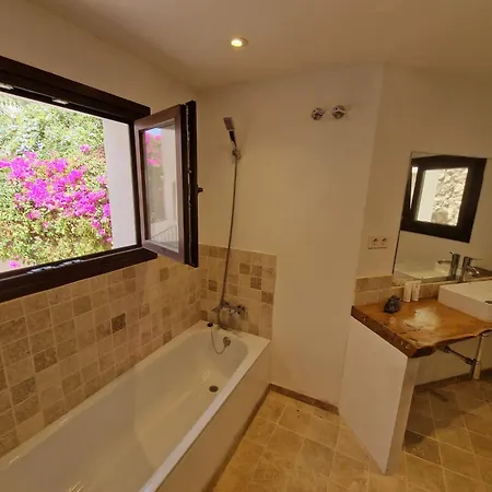 Doble Con Bano Grande Privado En Piso Compartido